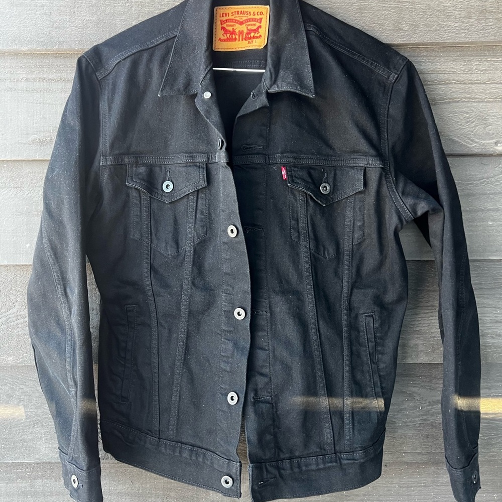 CLEAN Levis size Large Denim Trucker Jacket Black